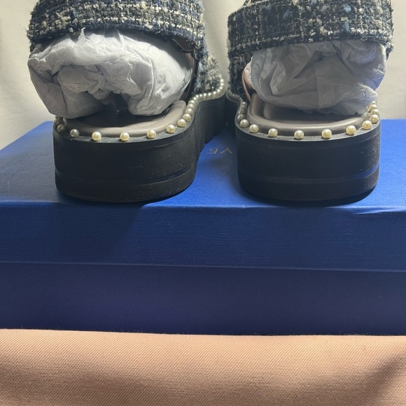 Stuart Weitzman Elegant Tweed Sandals - Picture 7 of 9